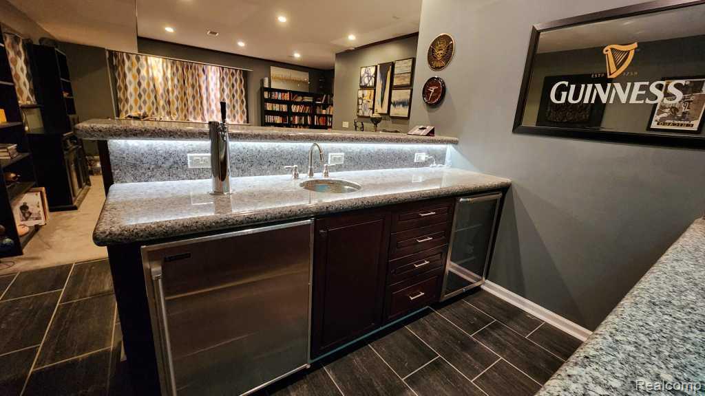 309 E Ferry Street Unit: 8 EAST BUILDING