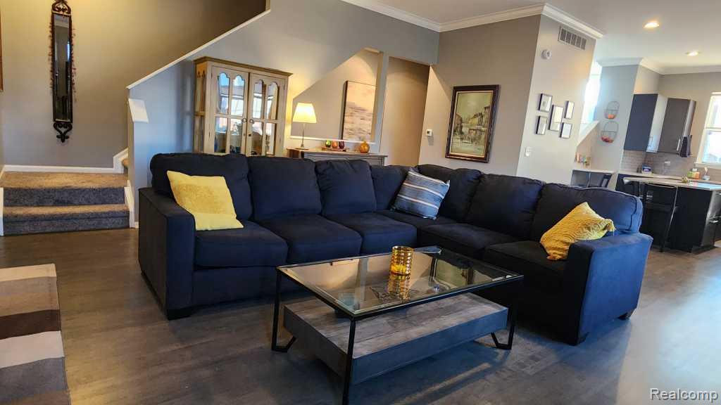 309 E Ferry Street Unit: 8 EAST BUILDING