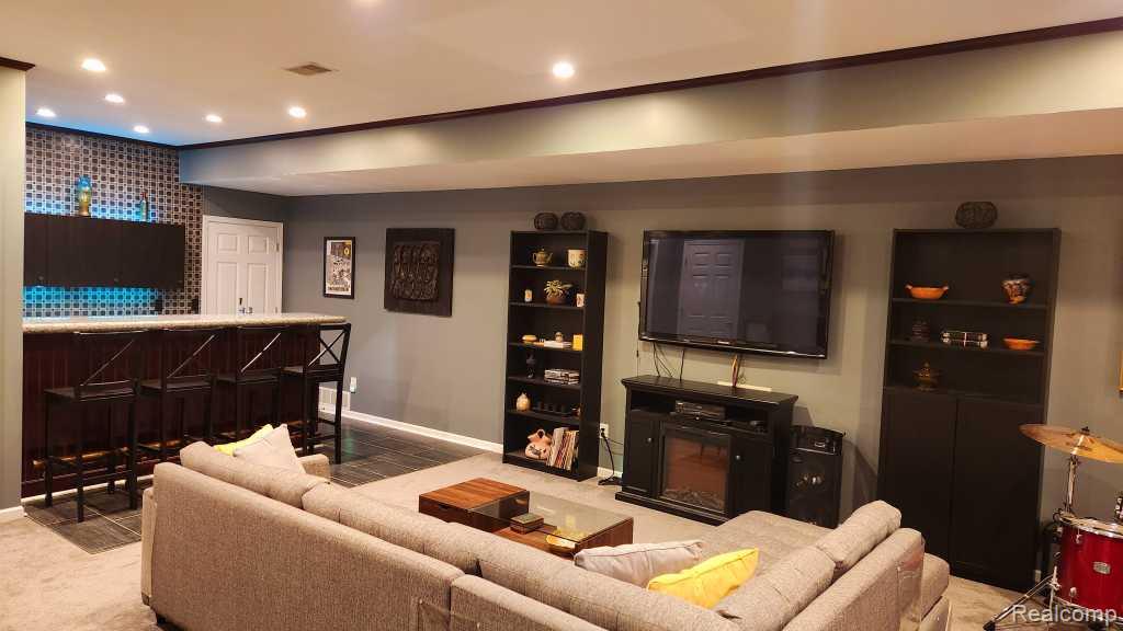 309 E Ferry Street Unit: 8 EAST BUILDING