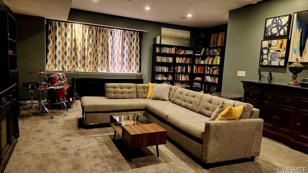 309 E Ferry Street Unit: 8 EAST BUILDING