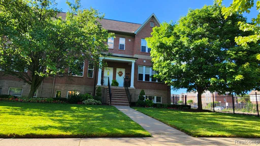 309 E Ferry Street Unit: 8 EAST BUILDING