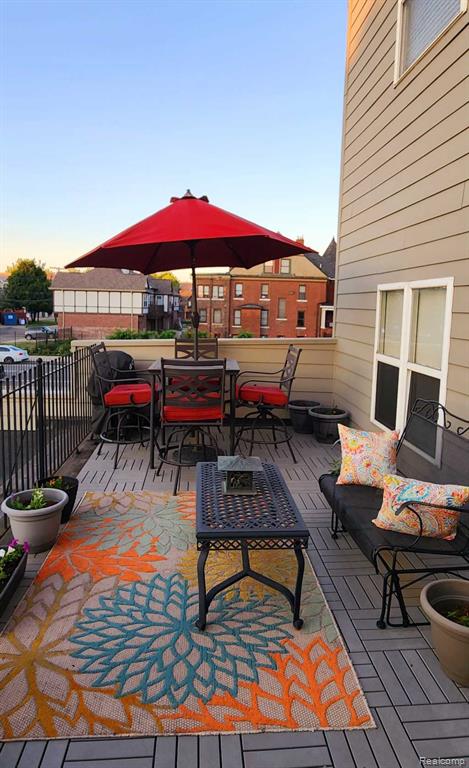 309 E Ferry Street Unit: 8 EAST BUILDING