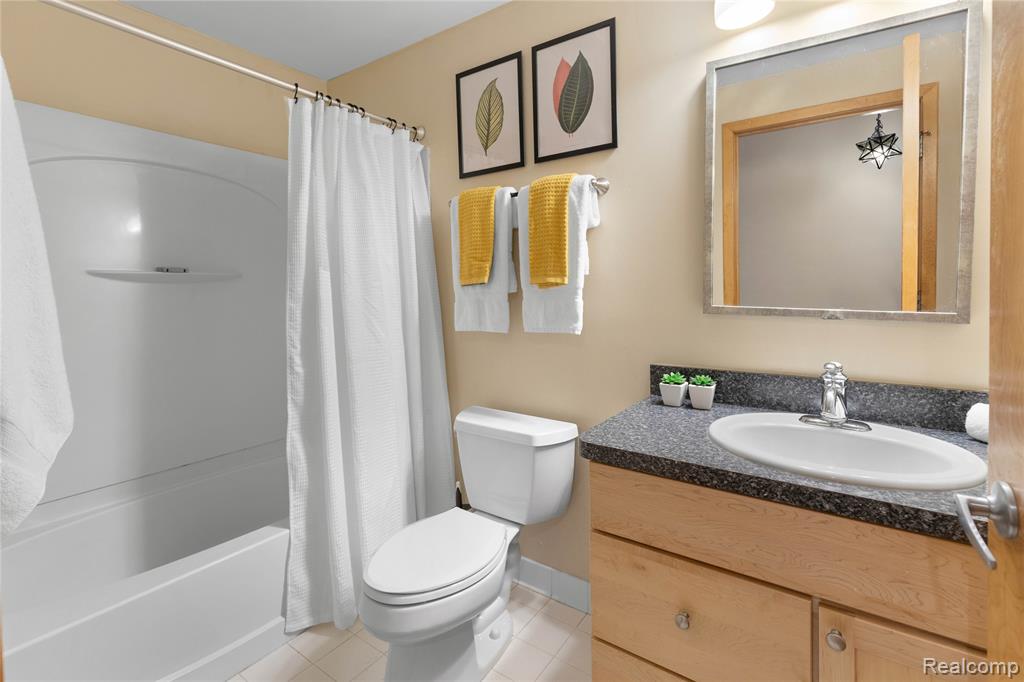 434 W Alexandrine Street # 102