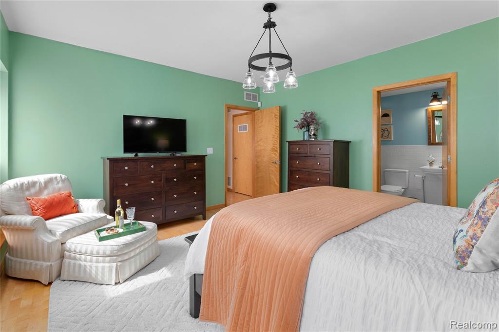 434 W Alexandrine Street # 102