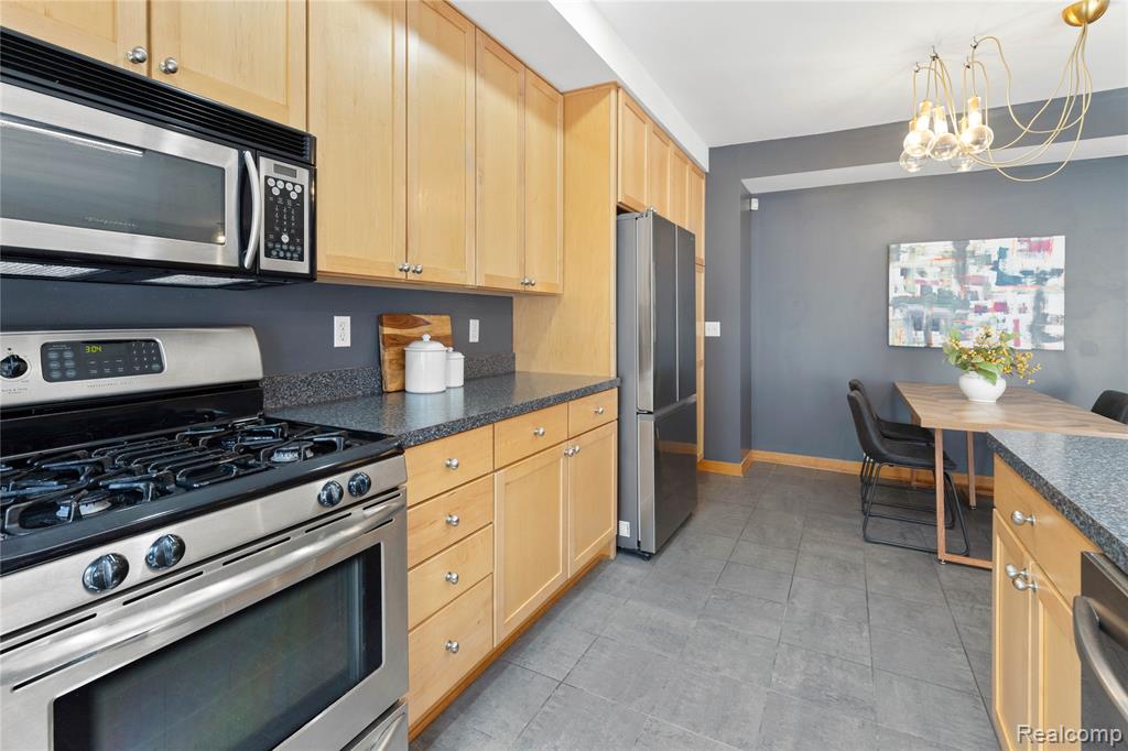 434 W Alexandrine Street # 102