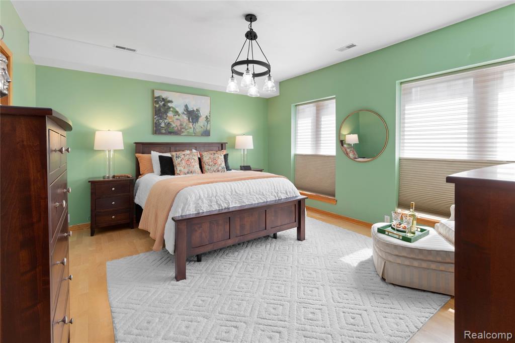 434 W Alexandrine Street # 102