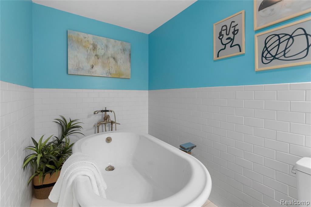 434 W Alexandrine Street # 102