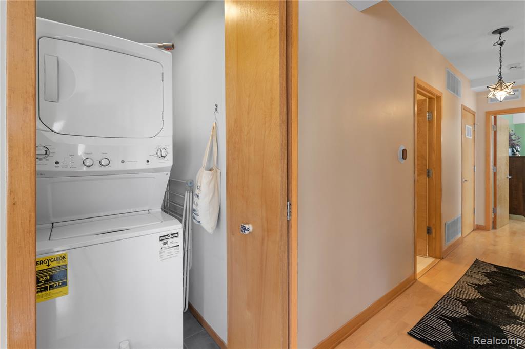 434 W Alexandrine Street # 102
