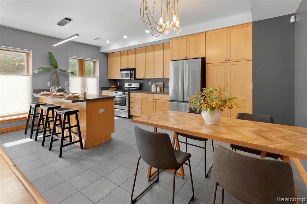 434 W Alexandrine Street # 102