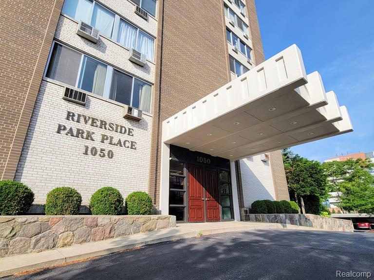 1050 Wall Street # 2E