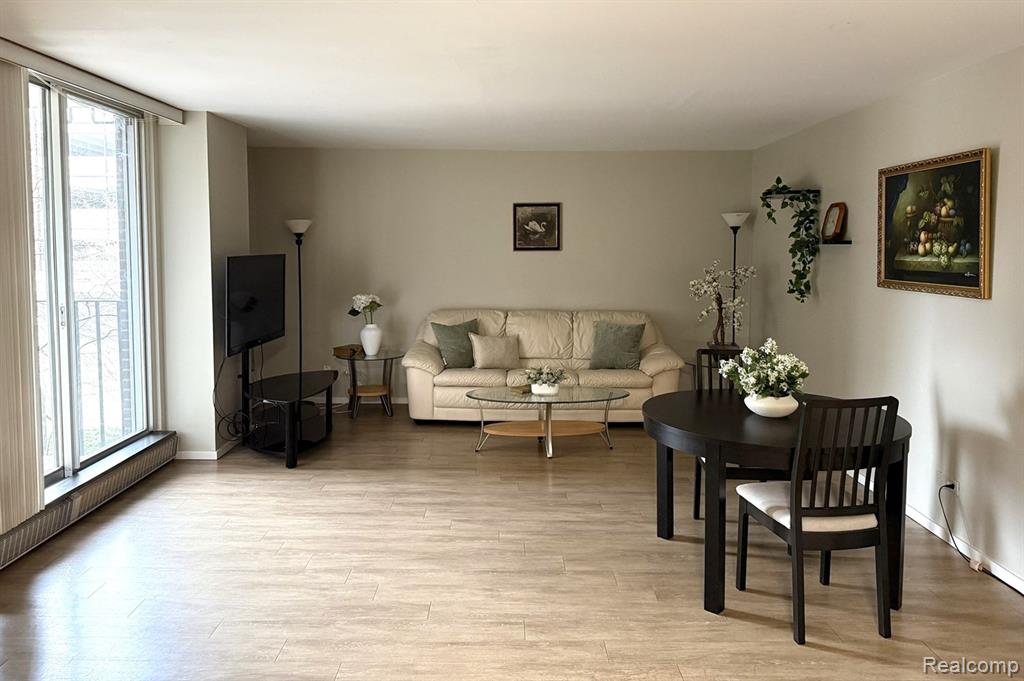 1050 Wall Street # 2E