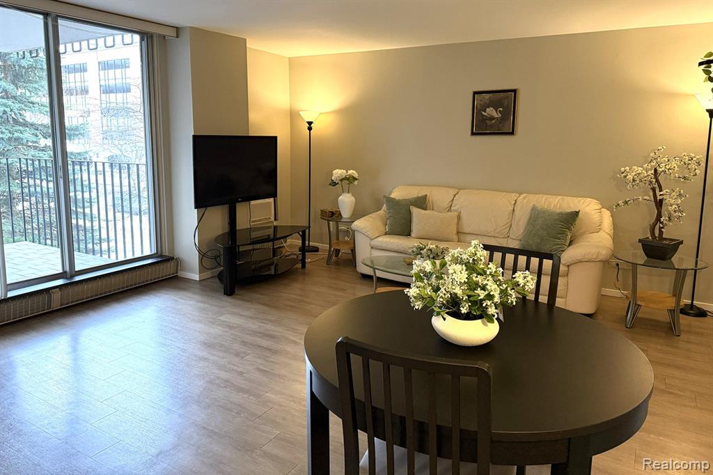 1050 Wall Street # 2E