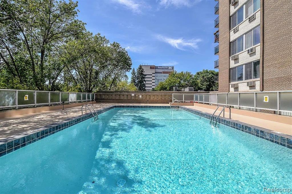 1050 Wall Street # 2E