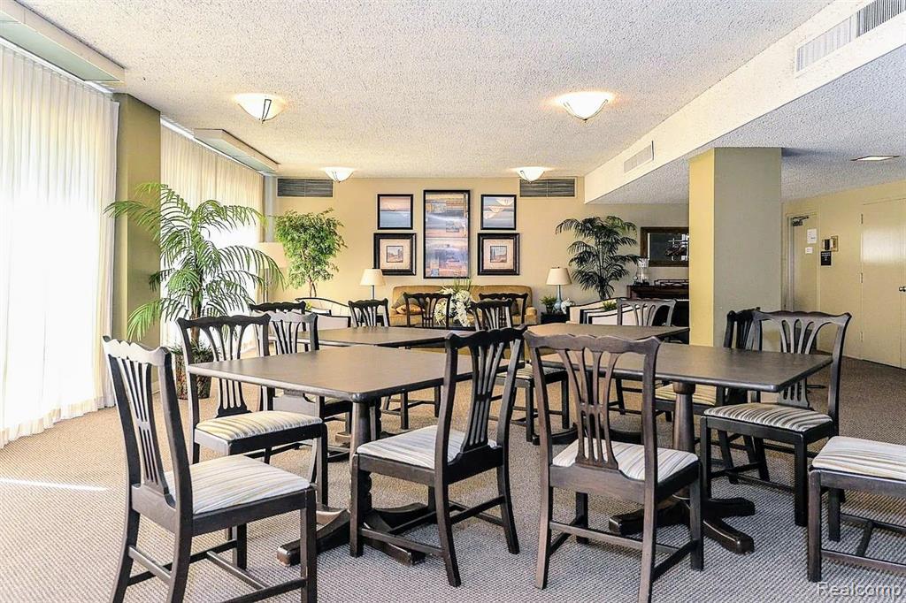 1050 Wall Street # 2E