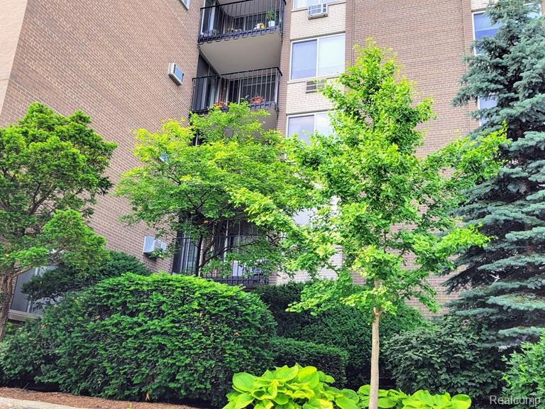 1050 Wall Street # 2E