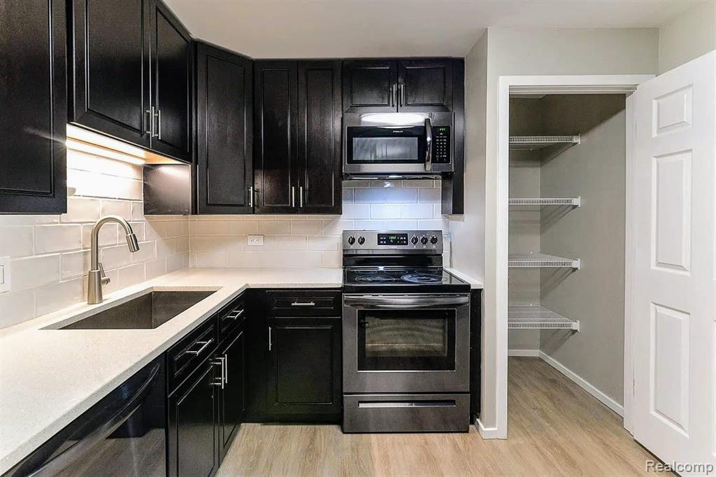 1050 Wall Street # 2E