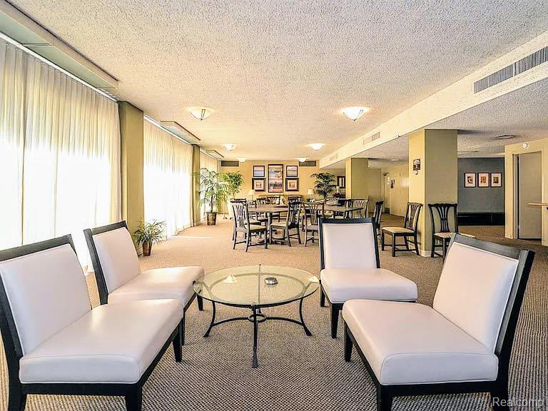 1050 Wall Street # 2E