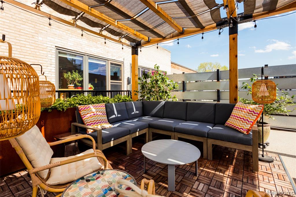 627 W Alexandrine Street # 1