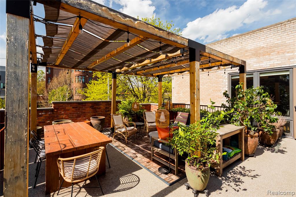 627 W Alexandrine Street # 1