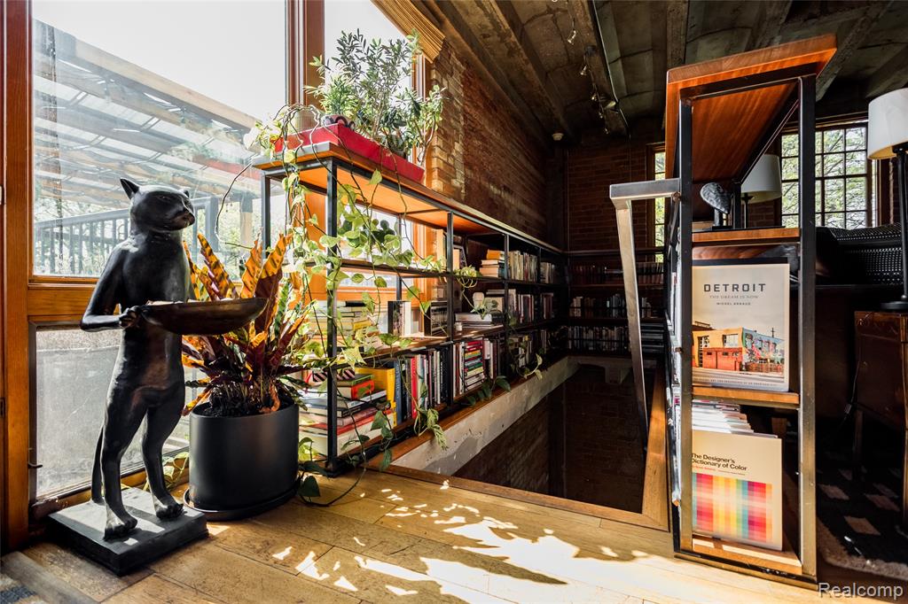 627 W Alexandrine Street # 1