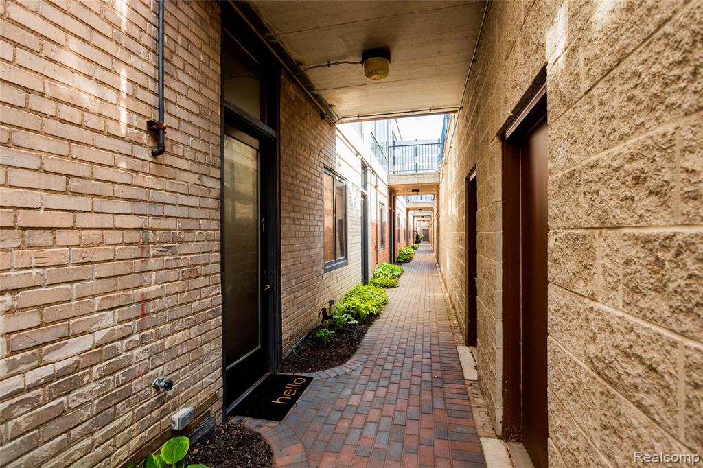 627 W Alexandrine Street # 1