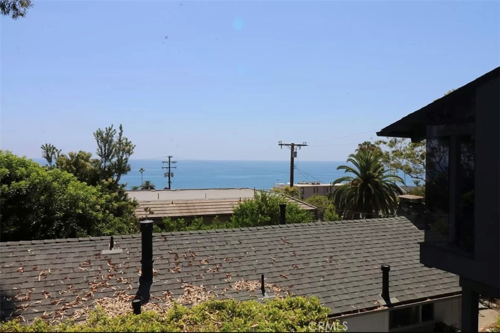 2101 Glenneyre Street C