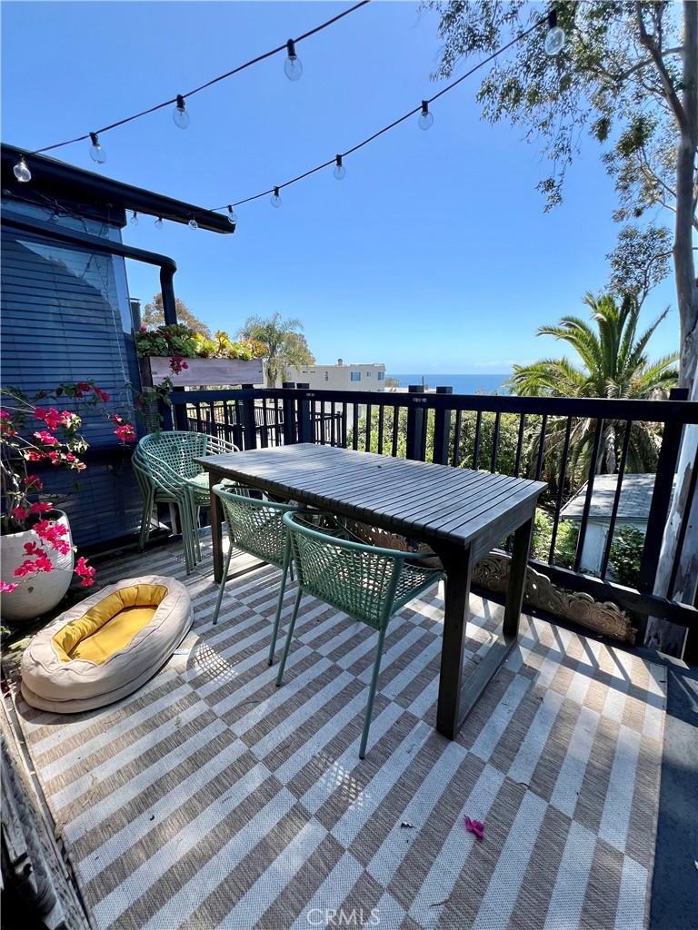 2101 Glenneyre Street C