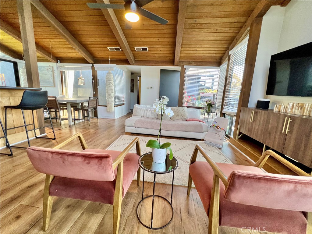 2101 Glenneyre Street C