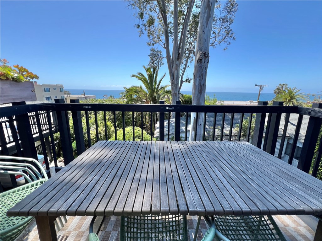 2101 Glenneyre Street C