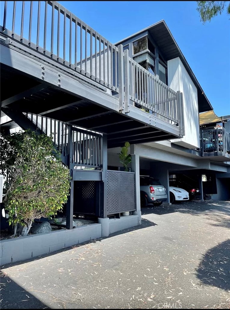 2101 Glenneyre Street C