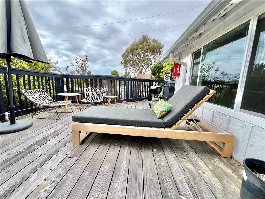 2101 Glenneyre Street F