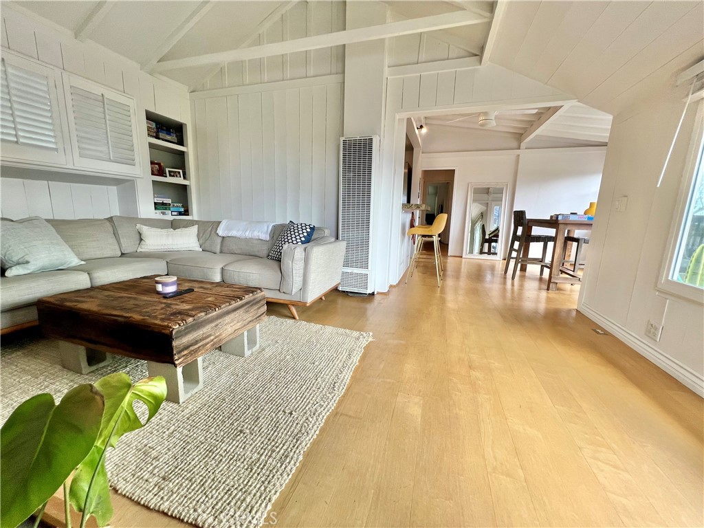 2101 Glenneyre Street F