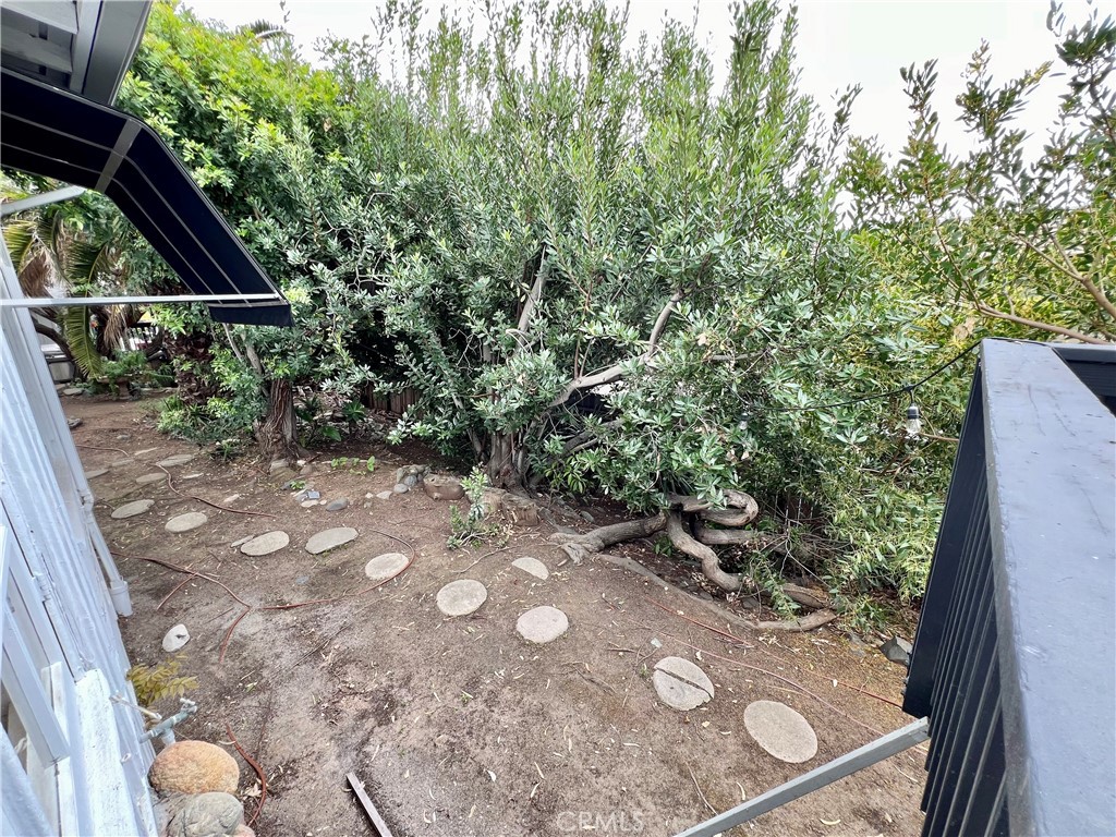 2101 Glenneyre Street F