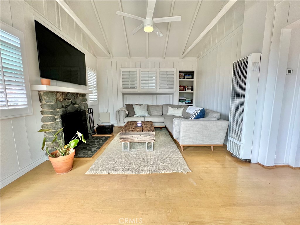 2101 Glenneyre Street F