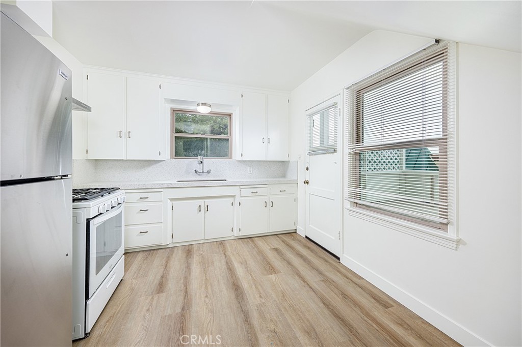 1192 N Coast