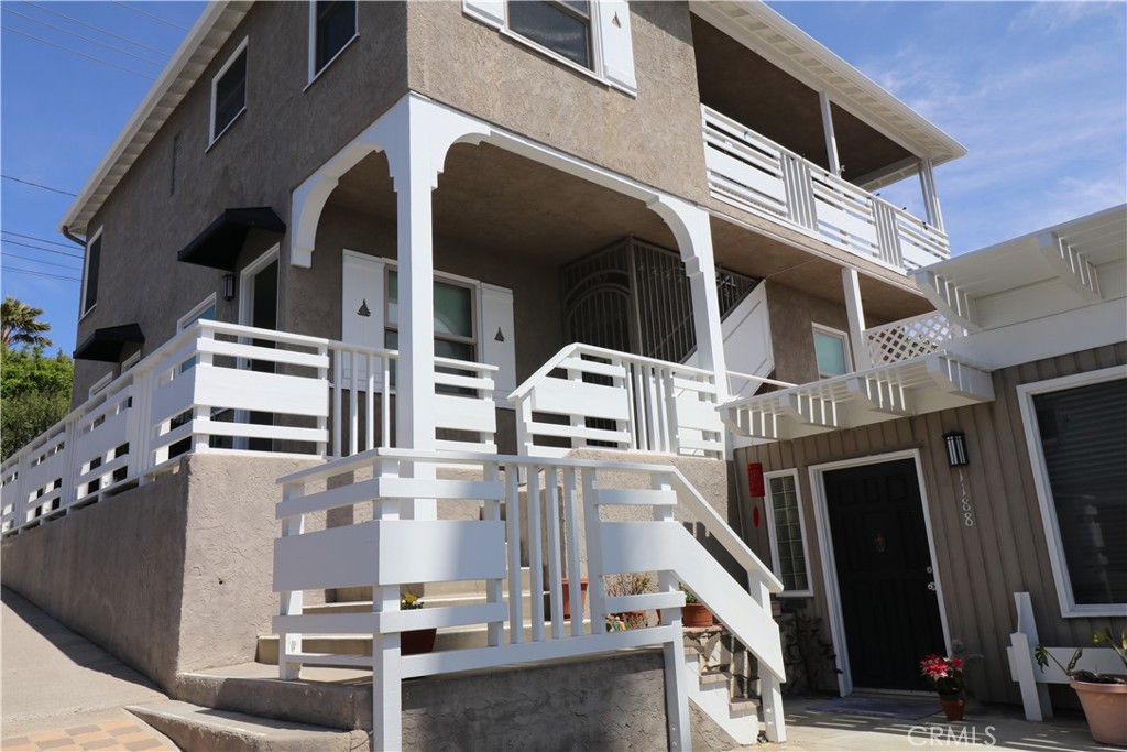 1192 N Coast