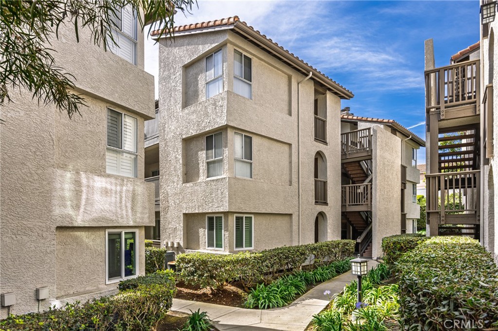 48 Corniche Drive A