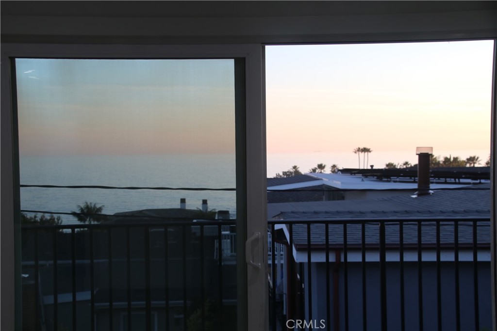 1027 N Coast 6