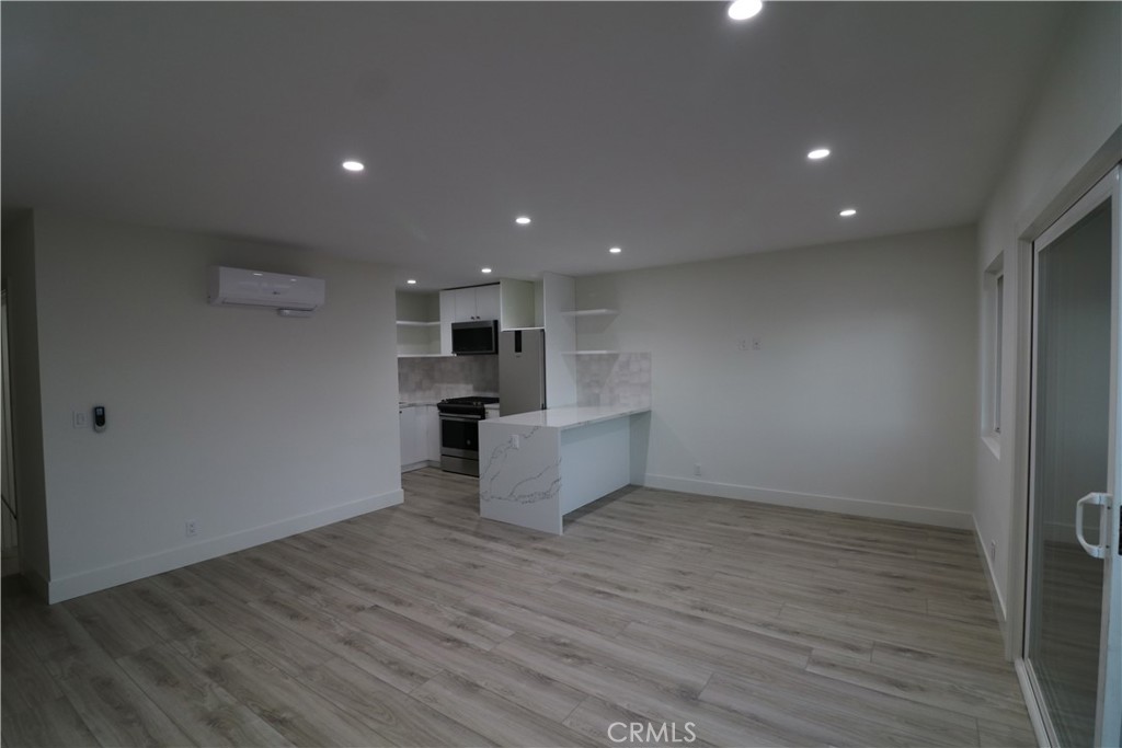 1027 N Coast 6