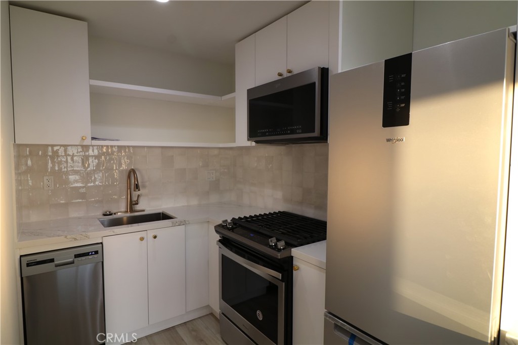 1027 N Coast 6