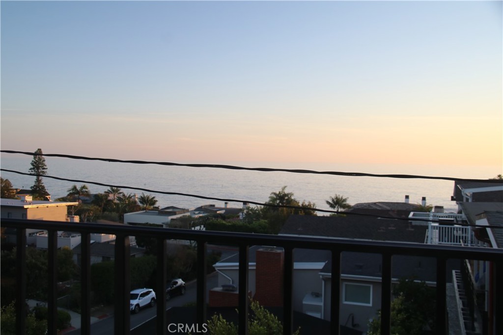 1027 N Coast 6