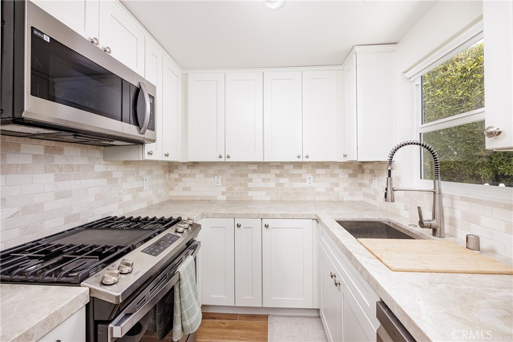 2260 Crestview Drive B