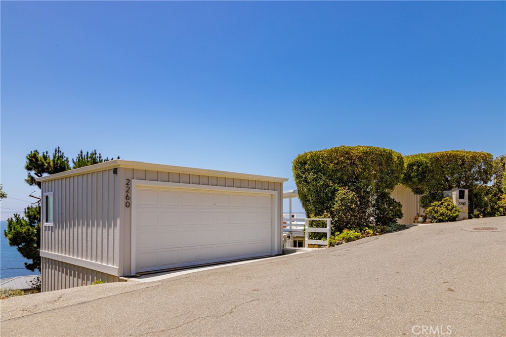 2260 Crestview Drive B