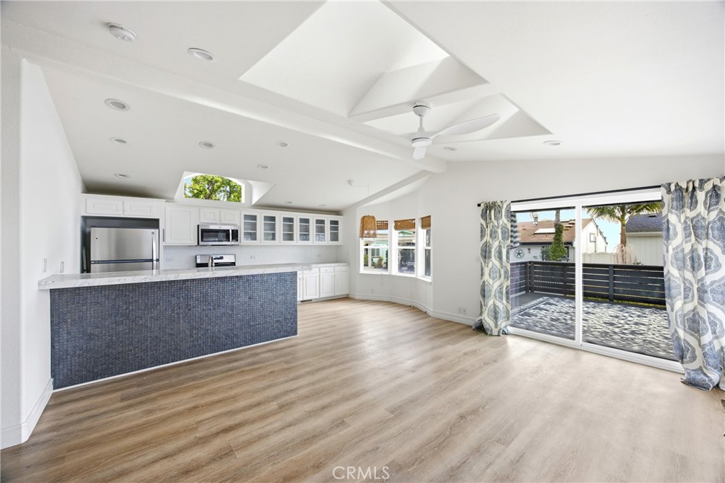 30802 D-16 South Coast Highway