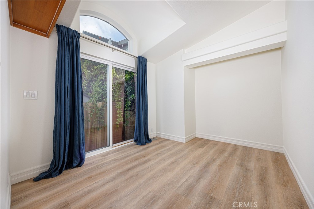 30802 D-16 South Coast Highway