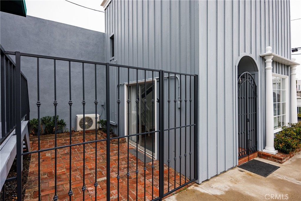 1435 Glenneyre