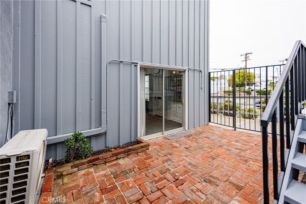 1435 Glenneyre
