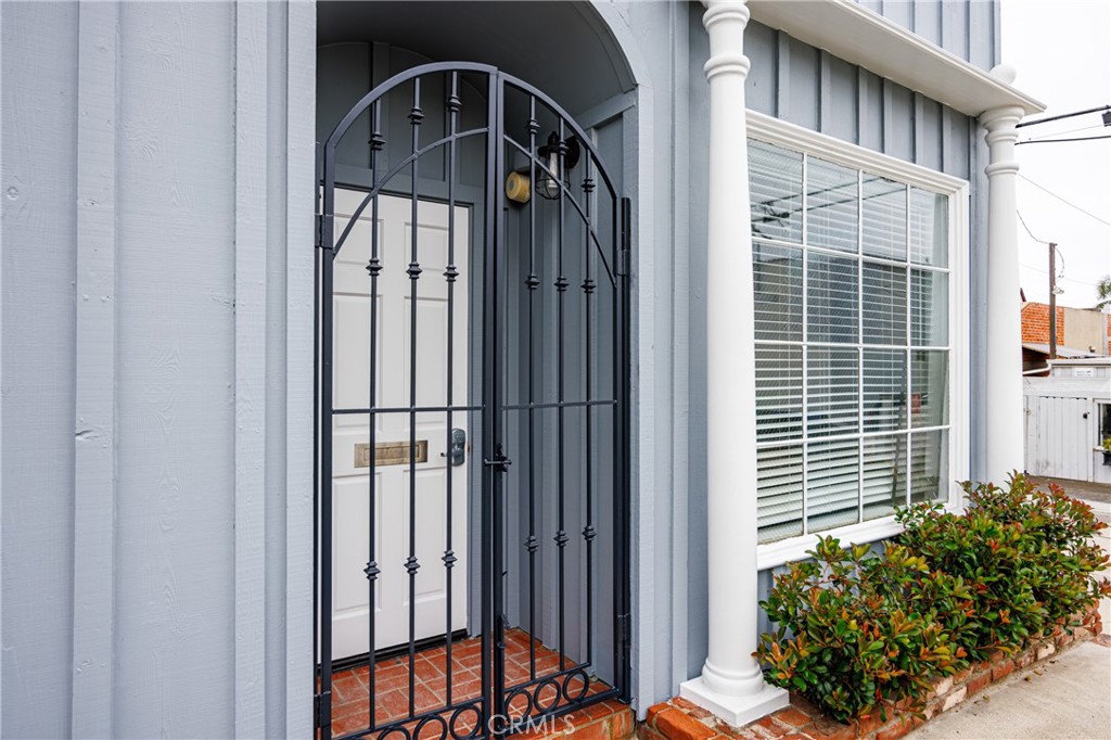 1435 Glenneyre