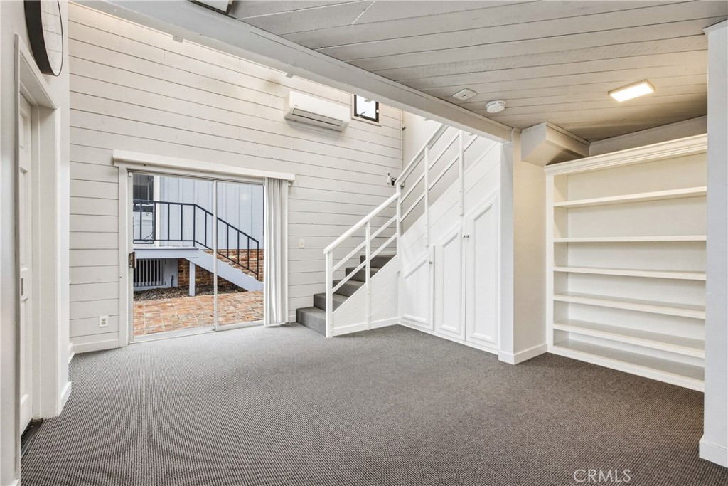1435 Glenneyre
