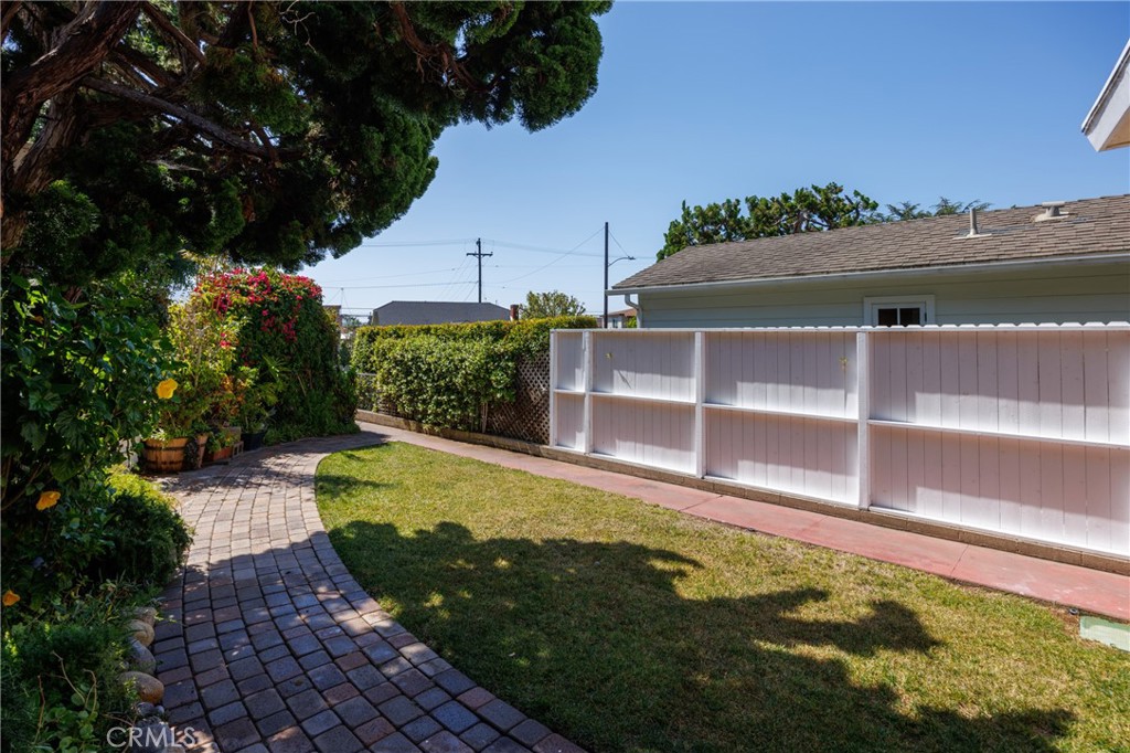 210 Cypress